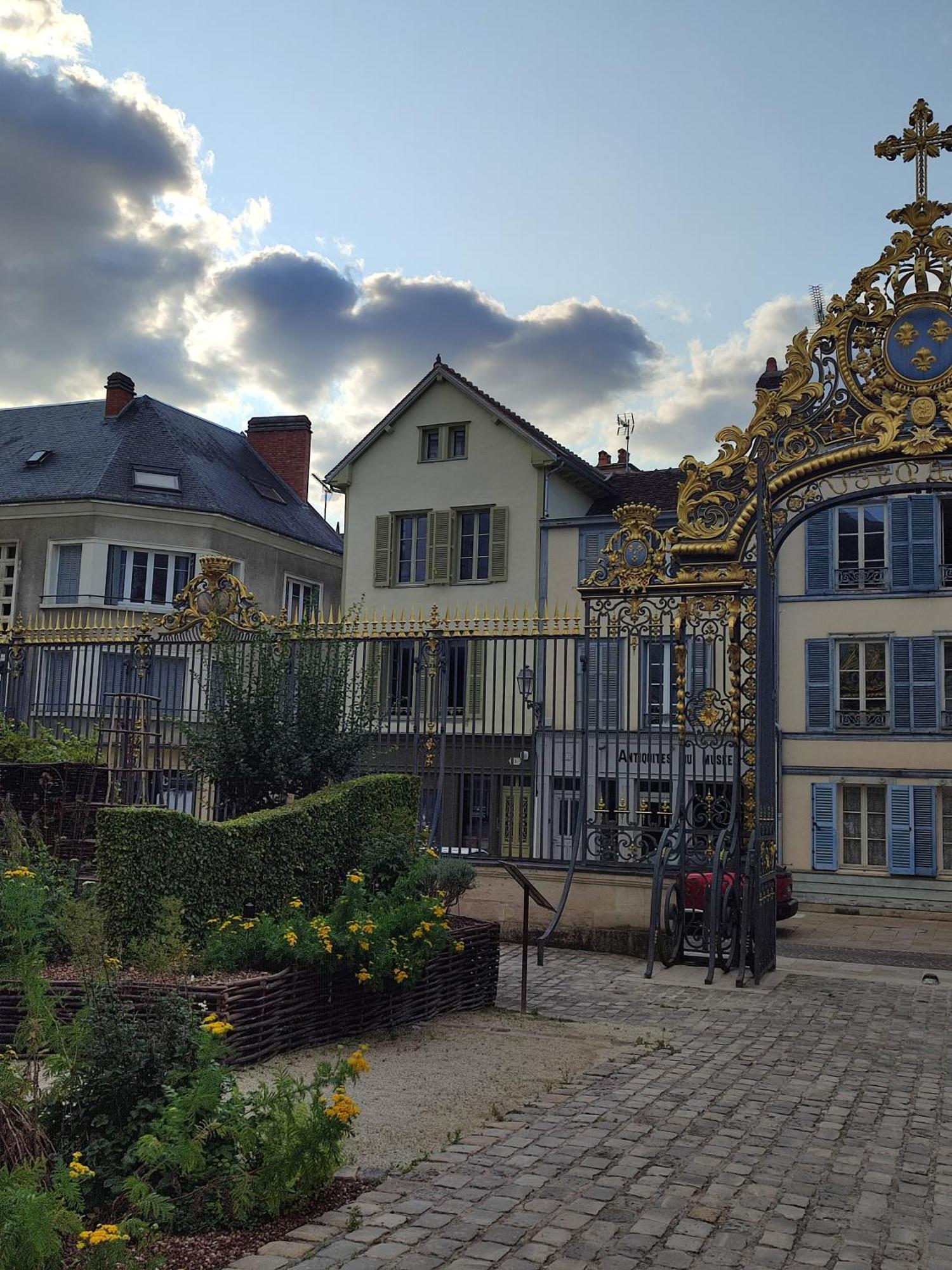 Appartement Cosy Tout Confort Troyes Esterno foto